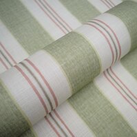 Englischer Streifenstoff in Hellgrn OCTAVIA STRIPE LIGHT GREEN im englischen Landhausstil (Detailansicht mit Faltenwurf)