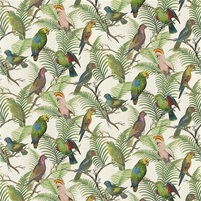 Designerstoff aus Baumwolle mit dem Motiv von Papageien und Kakadus: PARROT AND PALM AZURE - FJD6022/01 von JOHN DERIAN bei ARTE FRESCA